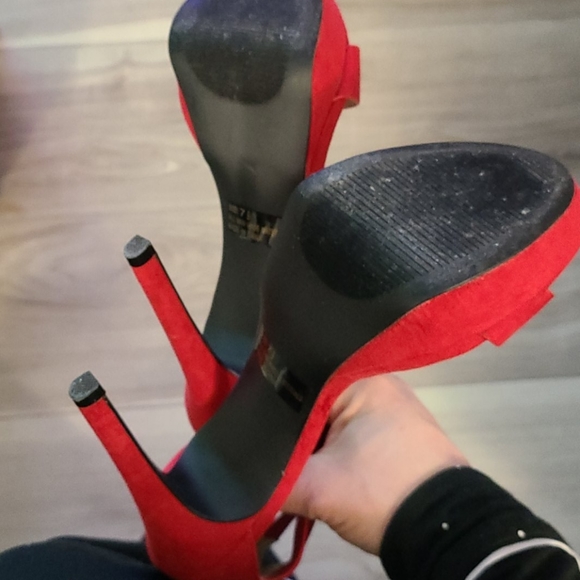 Shoes - Picture 3 of 3